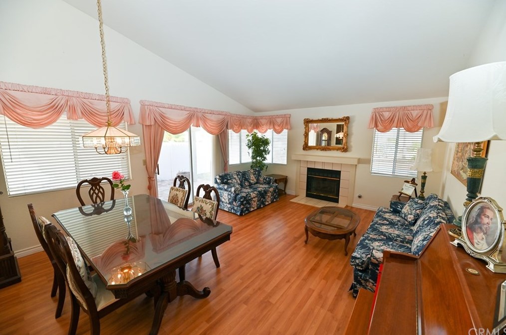 24460 Tuscola Cir, Murrieta CA 92562-4154 exterior