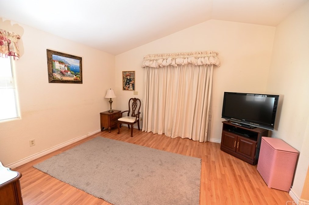 24460 Tuscola Cir, Murrieta CA 92562-4154 exterior