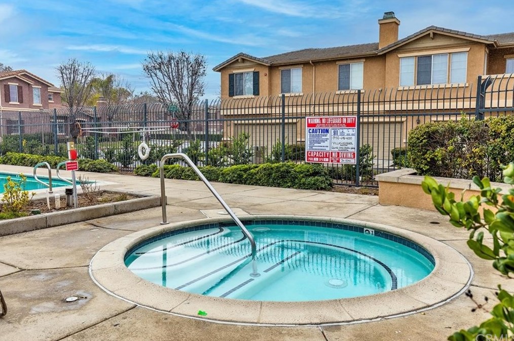 39723 Columbia Union Dr, Murrieta CA  92563-8301 exterior