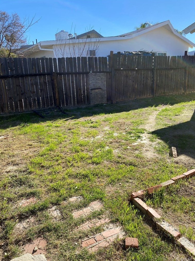 41322 Whittier Ave, Hemet CA  92544-4400 exterior