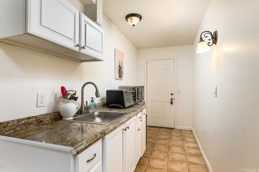 38388 Rock Creek Cir, Temecula CA  92592-8356 exterior