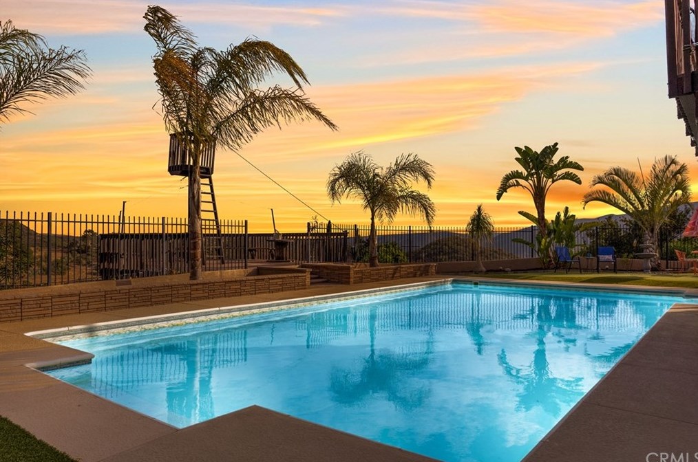 39186 Daily Rd, Fallbrook CA  92028-9707 exterior