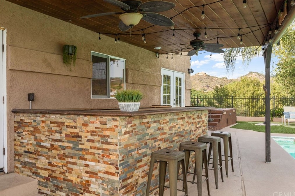 39186 Daily Rd, Fallbrook CA  92028-9707 exterior