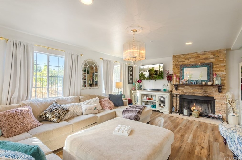 39186 Daily Rd, Fallbrook CA  92028-9707 exterior