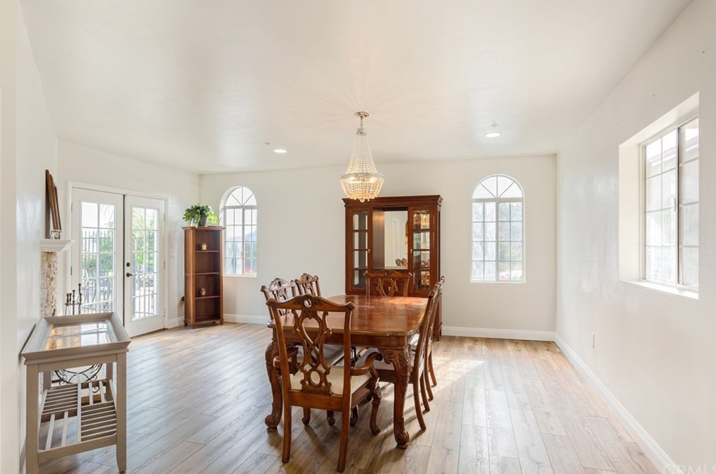 39186 Daily Rd, Fallbrook CA  92028-9707 exterior