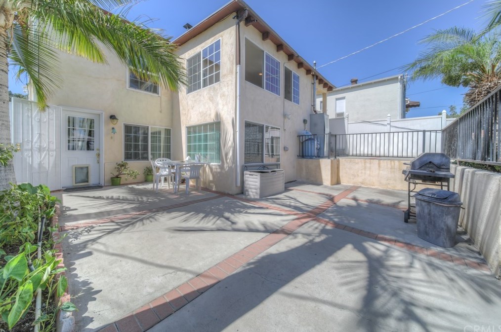 4250 York Blvd, Los Angeles CA  90065-4625 exterior