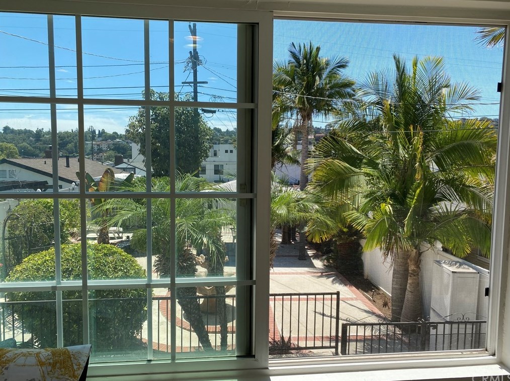 4250 York Blvd, Los Angeles CA  90065-4625 exterior