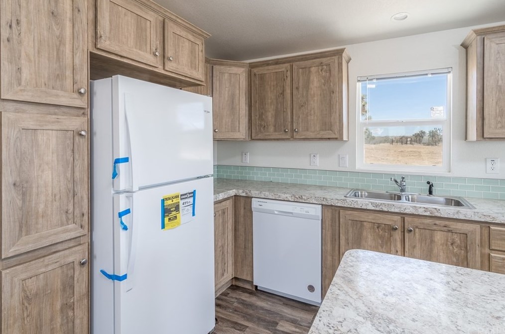 6175 La Mesa Rd, Phelan CA  92371-4651 exterior