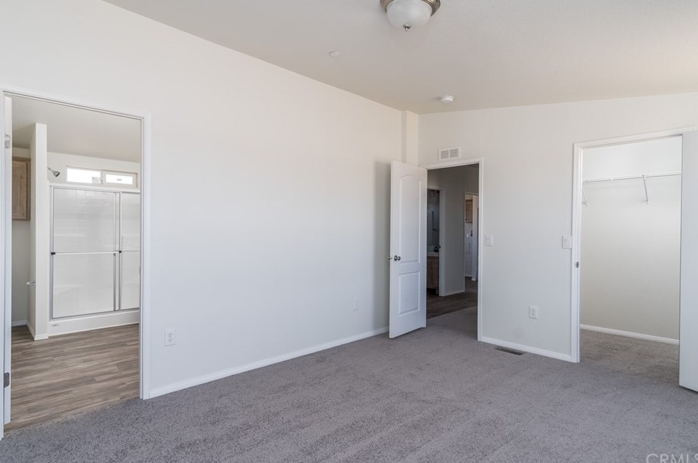 6175 La Mesa Rd, Phelan CA  92371-4651 exterior