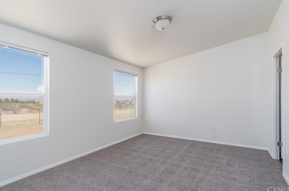 6175 La Mesa Rd, Phelan CA  92371-4651 exterior