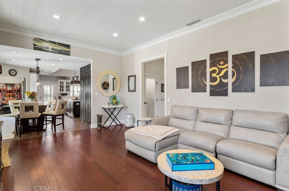 20585 Avenida Castilla, Murrieta CA  92562-9239 exterior
