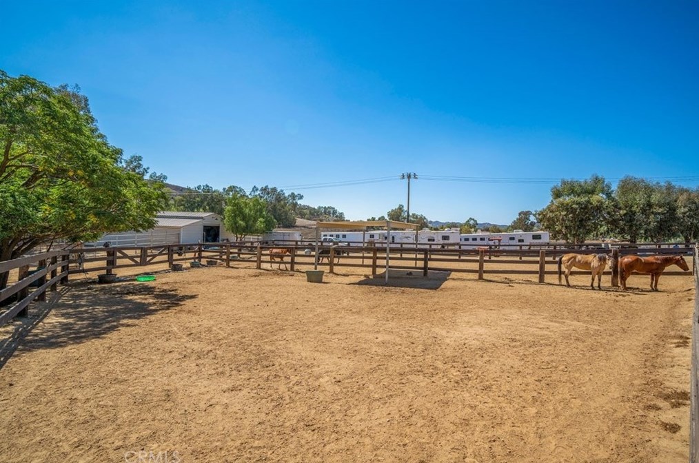 20585 Avenida Castilla, Murrieta CA  92562-9239 exterior