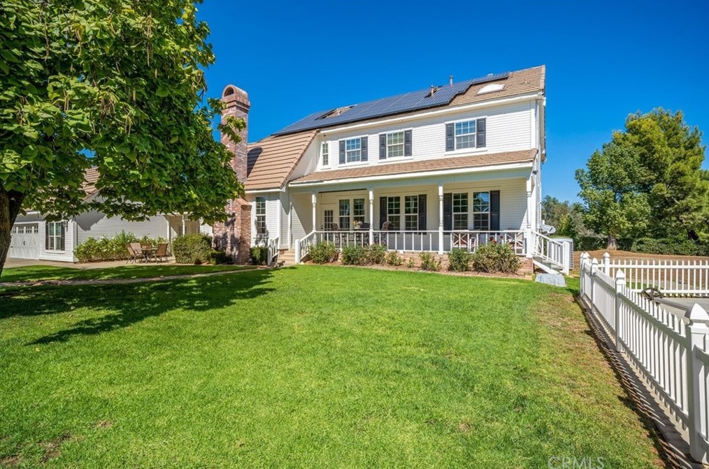 20585 Avenida Castilla, Murrieta CA  92562-9239 exterior