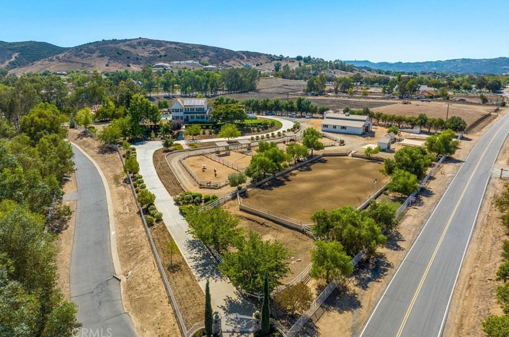 20585 Avenida Castilla, Murrieta CA  92562-9239 exterior