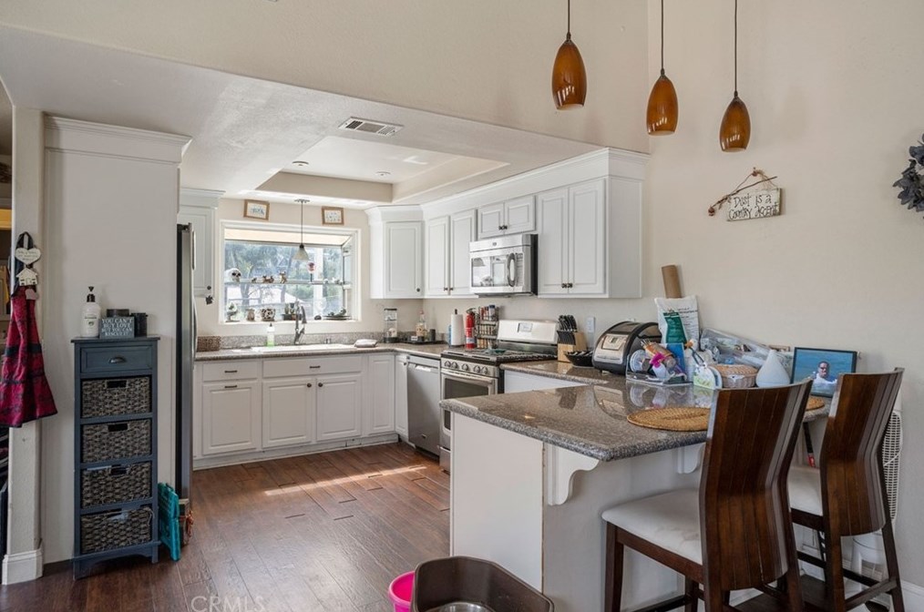 20585 Avenida Castilla, Murrieta CA  92562-9239 exterior