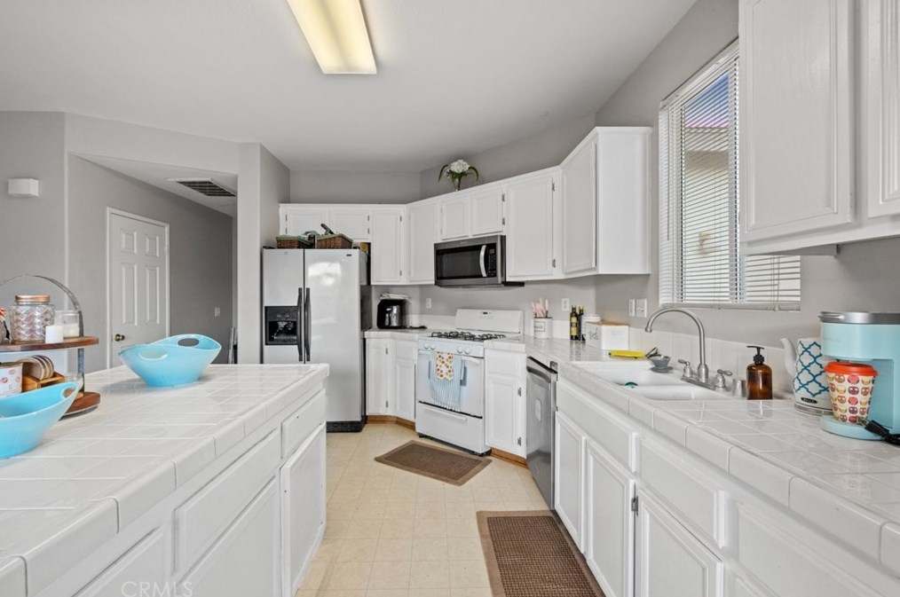 43919 Amazon St, Hemet CA  92544-2765 exterior