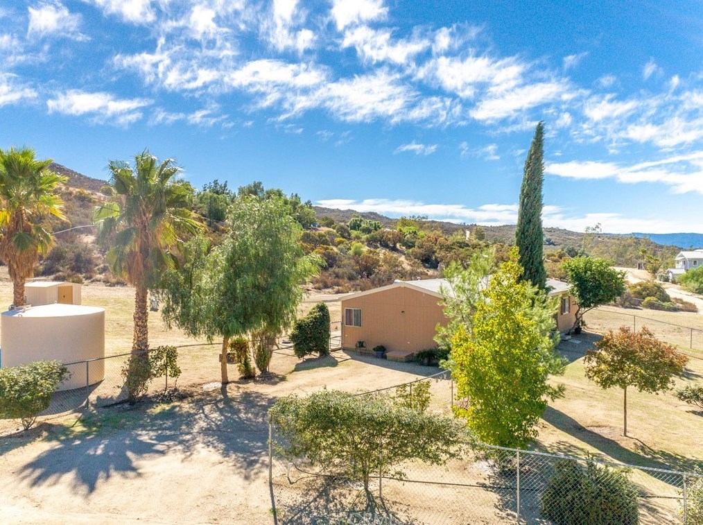 47825 Lee Trl, Aguanga CA  92536-9124 exterior