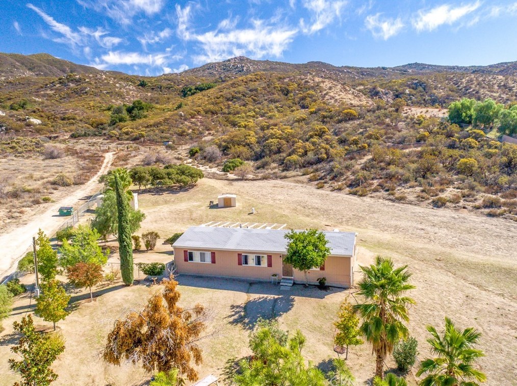 47825 Lee Trl, Aguanga CA  92536-9124 exterior
