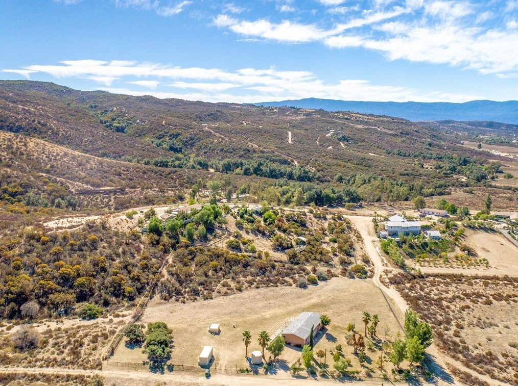 47825 Lee Trl, Aguanga CA  92536-9124 exterior