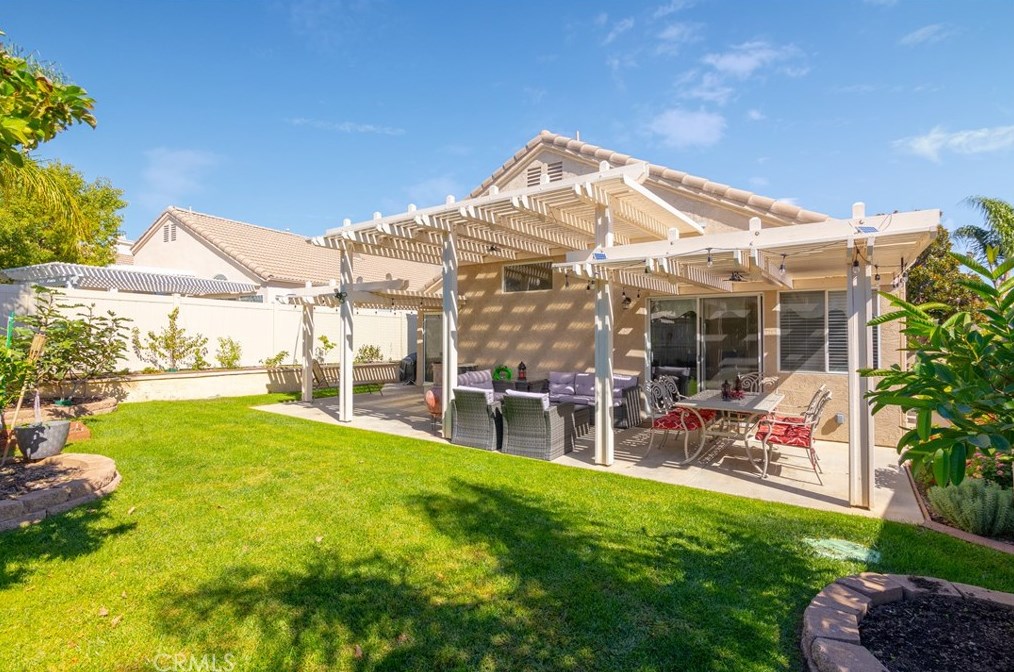 23898 Via Pamilla, Murrieta CA  92562-3587 exterior