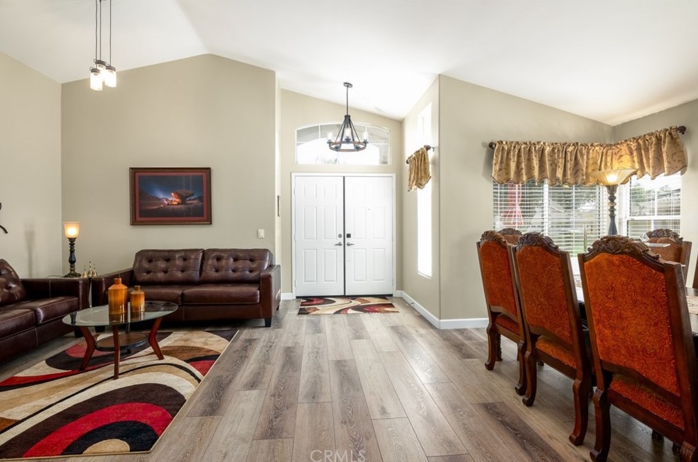 23898 Via Pamilla, Murrieta CA  92562-3587 exterior