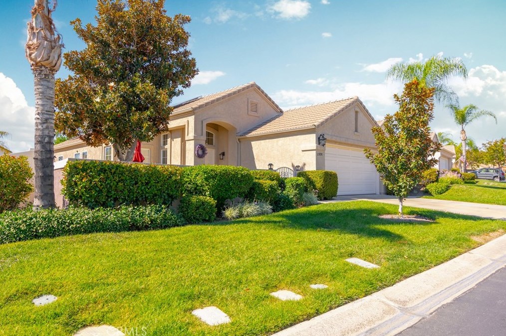 23898 Via Pamilla, Murrieta CA  92562-3587 exterior