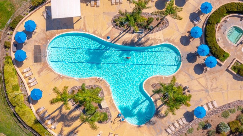 23898 Via Pamilla, Murrieta CA  92562-3587 exterior