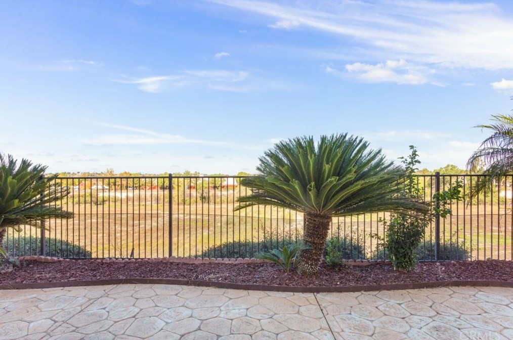 32358 Gardenvail Dr, Temecula CA  92592-1863 exterior