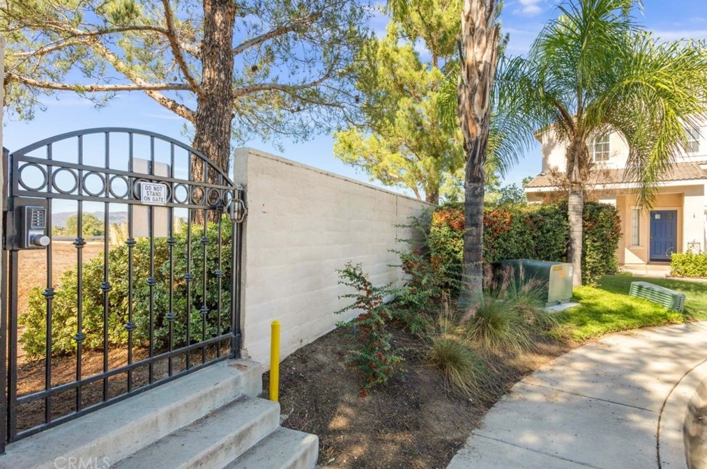 32358 Gardenvail Dr, Temecula CA  92592-1863 exterior