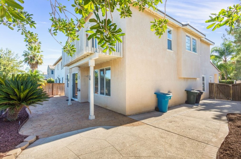 32358 Gardenvail Dr, Temecula CA  92592-1863 exterior