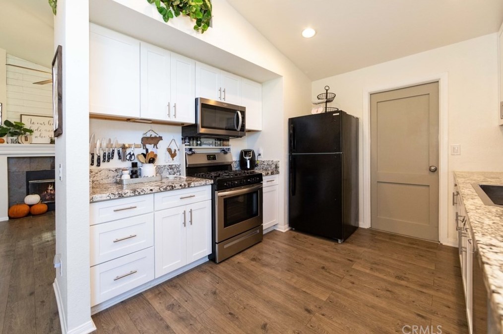 37758 Cresta Del Reyo, Murrieta CA  92563-6708 exterior