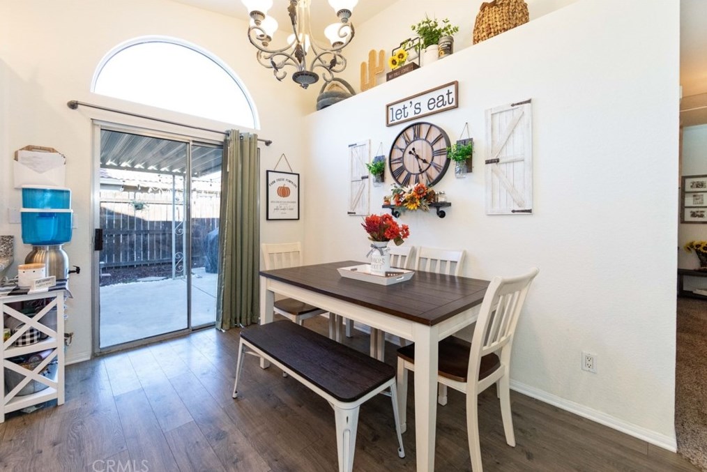 37758 Cresta Del Reyo, Murrieta CA  92563-6708 exterior