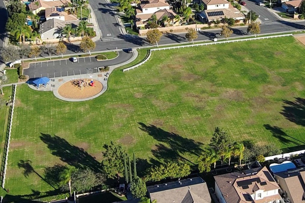 37758 Cresta Del Reyo, Murrieta CA  92563-6708 exterior