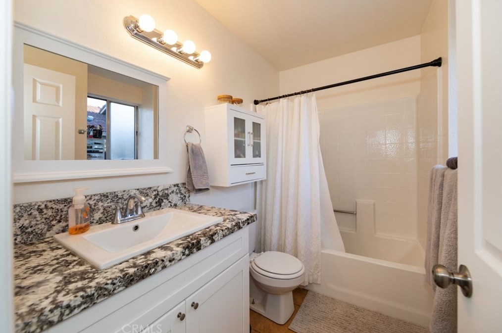 37758 Cresta Del Reyo, Murrieta CA  92563-6708 exterior