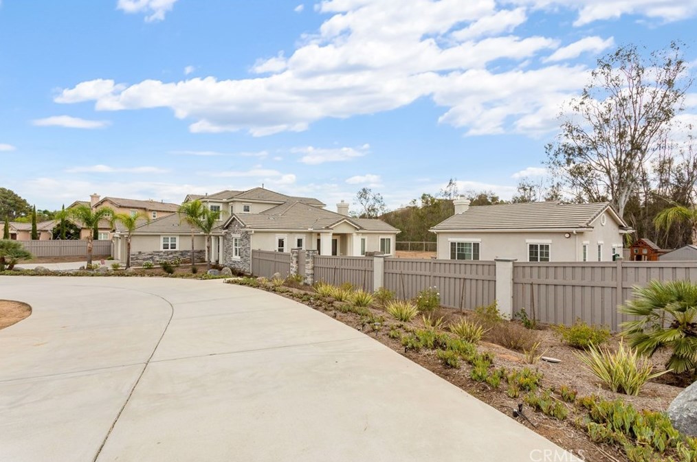 4675 Highland Oaks St, Fallbrook CA  92028-8096 exterior