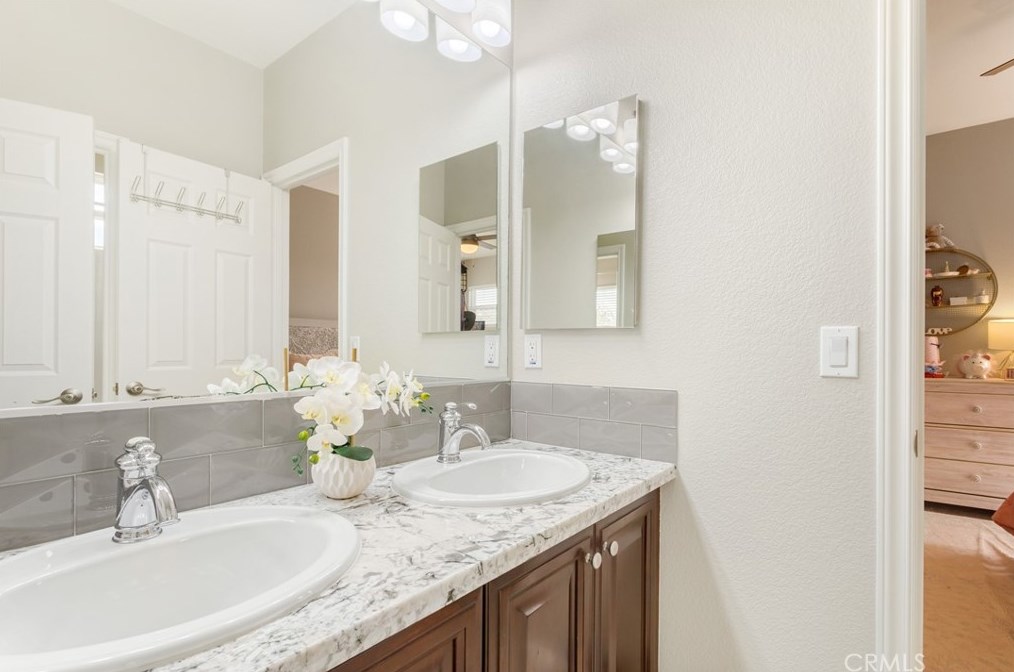 4675 Highland Oaks St, Fallbrook CA  92028-8096 exterior