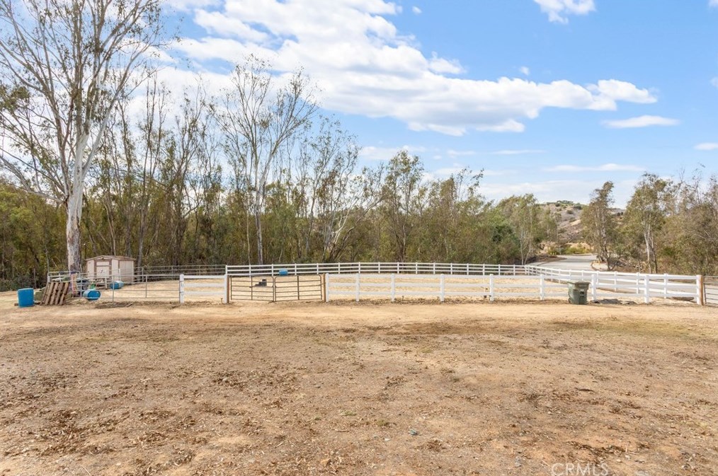 4675 Highland Oaks St, Fallbrook CA  92028-8096 exterior