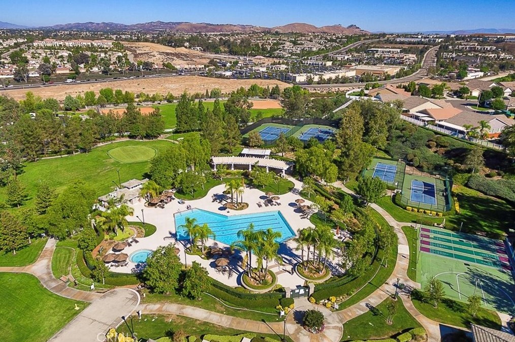 30021 Korbel Cir, Murrieta CA  92563-4821 exterior