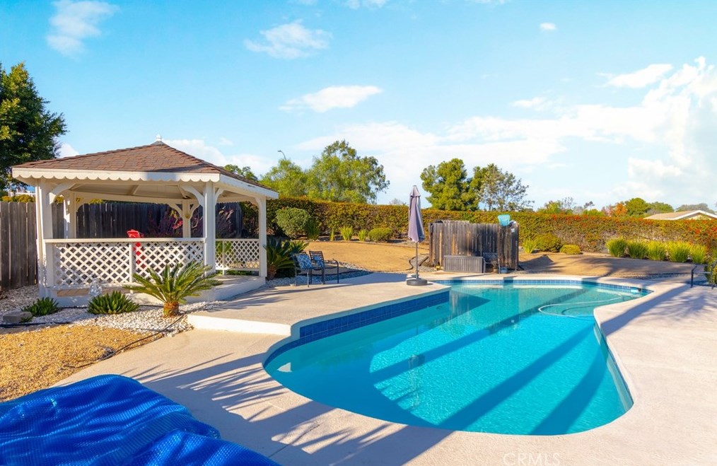 929 Pepper Tree Ln, Fallbrook CA  92028-4245 exterior
