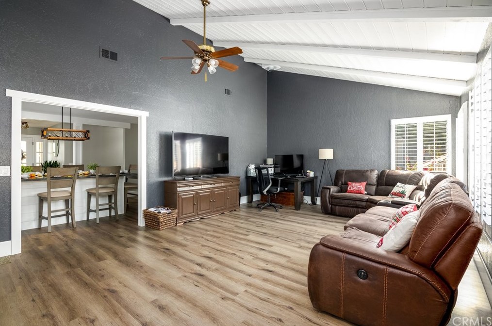 929 Pepper Tree Ln, Fallbrook CA  92028-4245 exterior