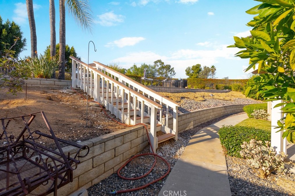 929 Pepper Tree Ln, Fallbrook CA  92028-4245 exterior
