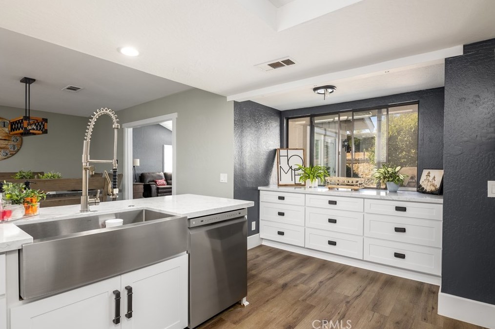 929 Pepper Tree Ln, Fallbrook CA  92028-4245 exterior