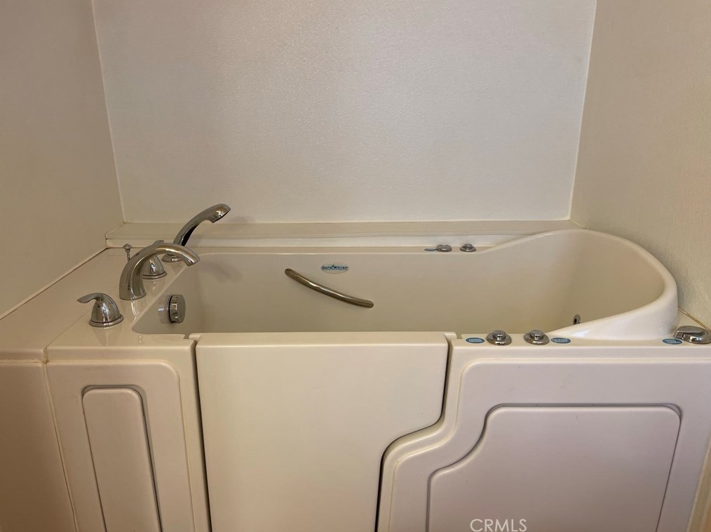 28910 Via La Rueda, Murrieta CA  92563-5728 exterior