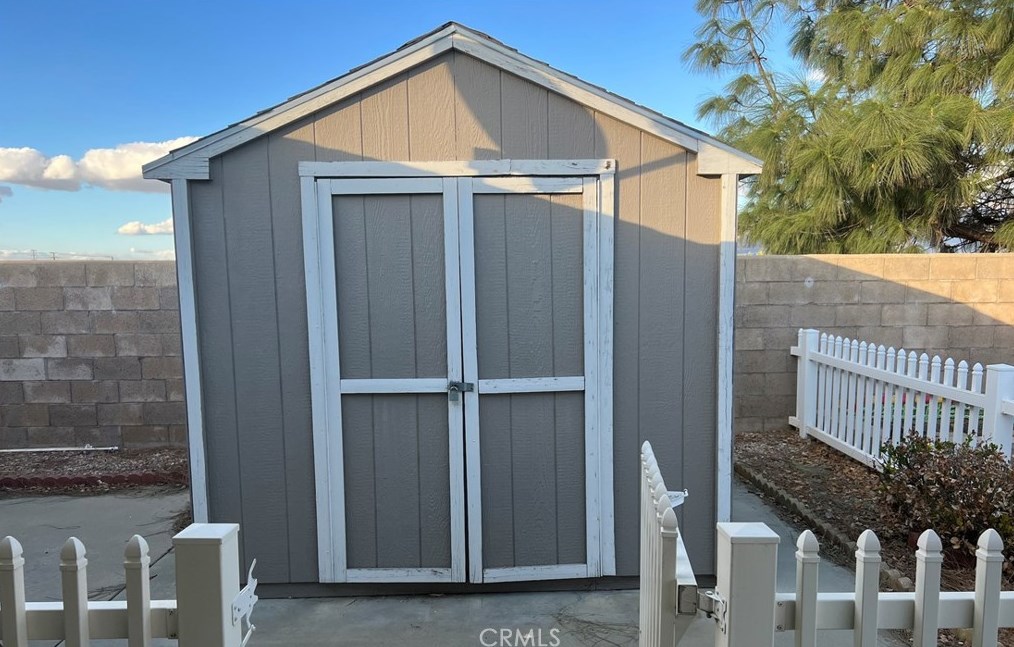 1250 Kirby St, Hemet CA  92545-3311 exterior