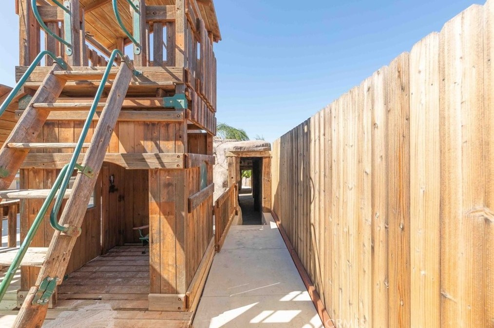 21150 Macarthur Dr, Lakeview CA  92567-9345 exterior