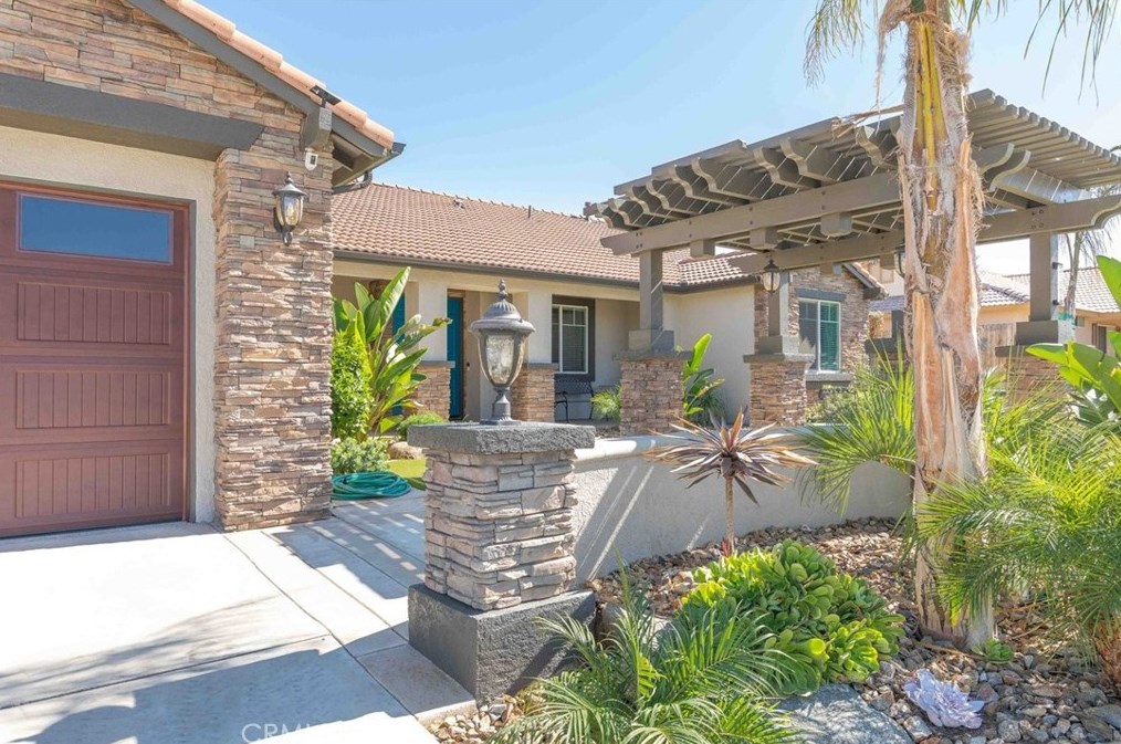 21150 Macarthur Dr, Lakeview CA  92567-9345 exterior