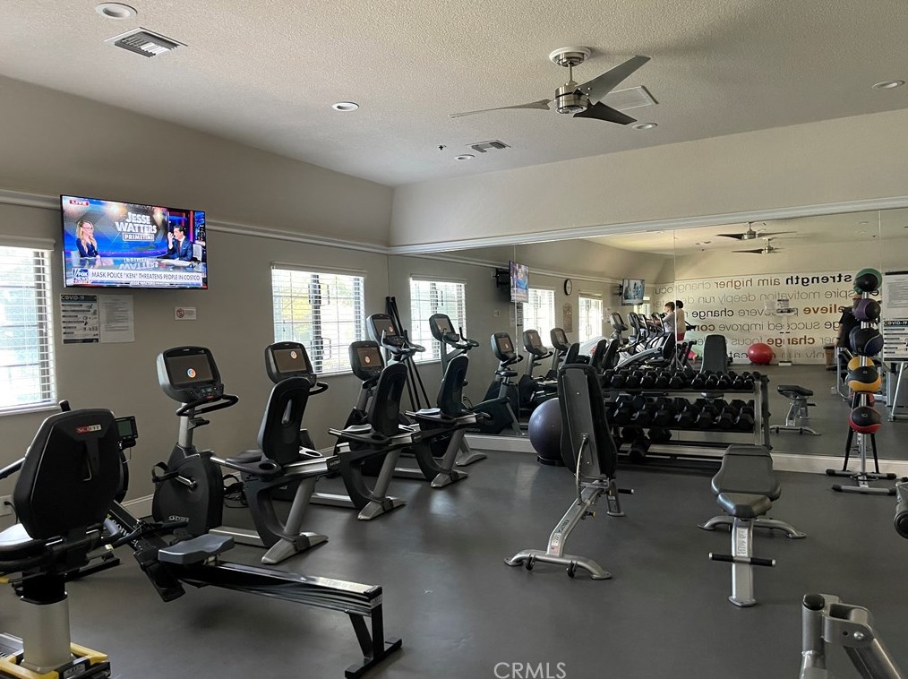 40407 Via Tapadero, Murrieta CA  92562-5500 exterior