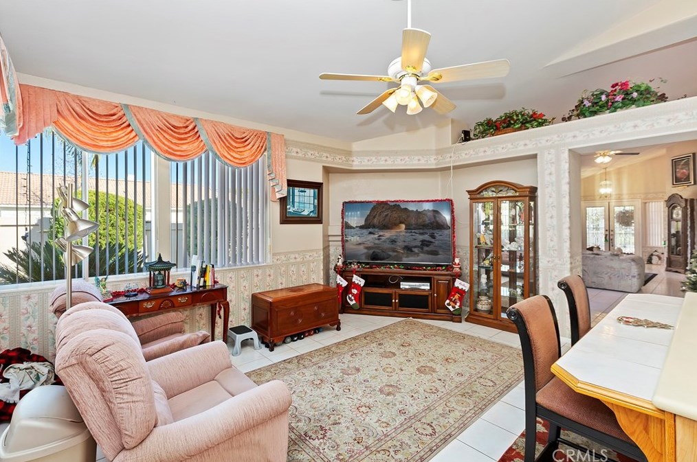 40407 Via Tapadero, Murrieta CA  92562-5500 exterior