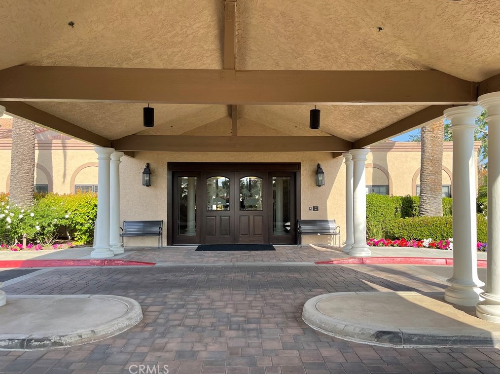 40407 Via Tapadero, Murrieta CA  92562-5500 exterior