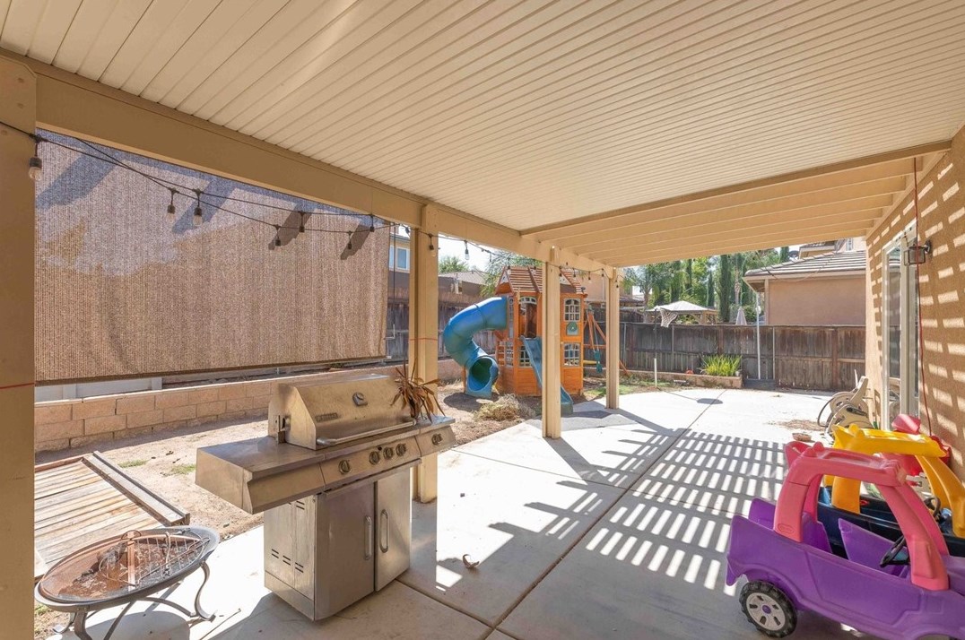 35622 Denver Cir, Winchester CA  92596-8568 exterior